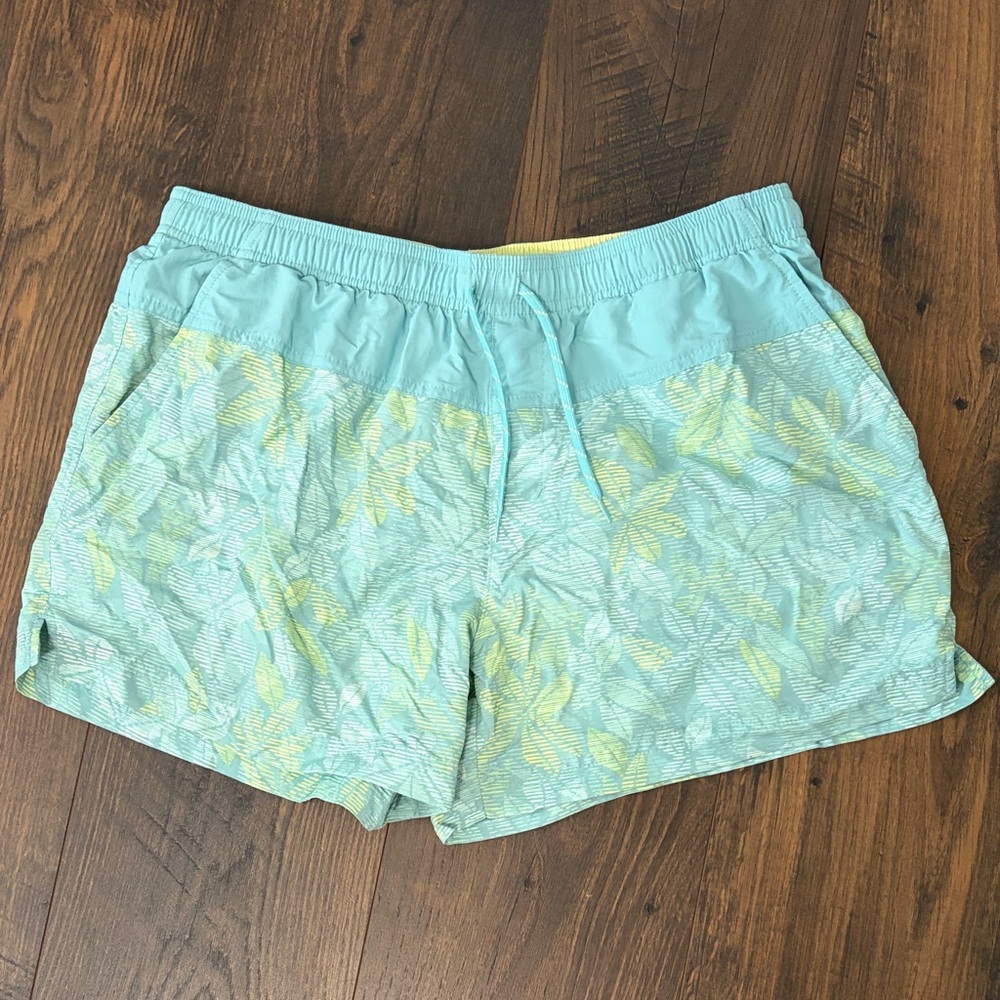 Columbia Women's Patterned Shorts